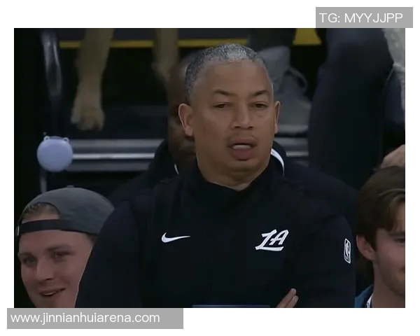 火箭连败跌至西部第五湖人意外上升至西部第三喜讯频传